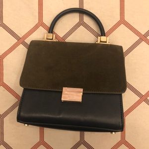 Zara hand bag. Barely used. Like new.